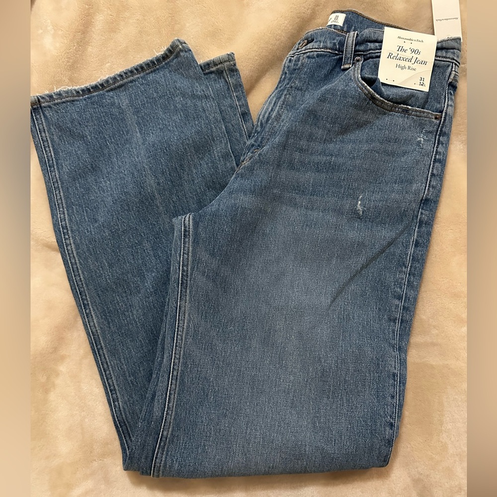NWT Abercrombie & Fitch The 90s Relaxed Jean